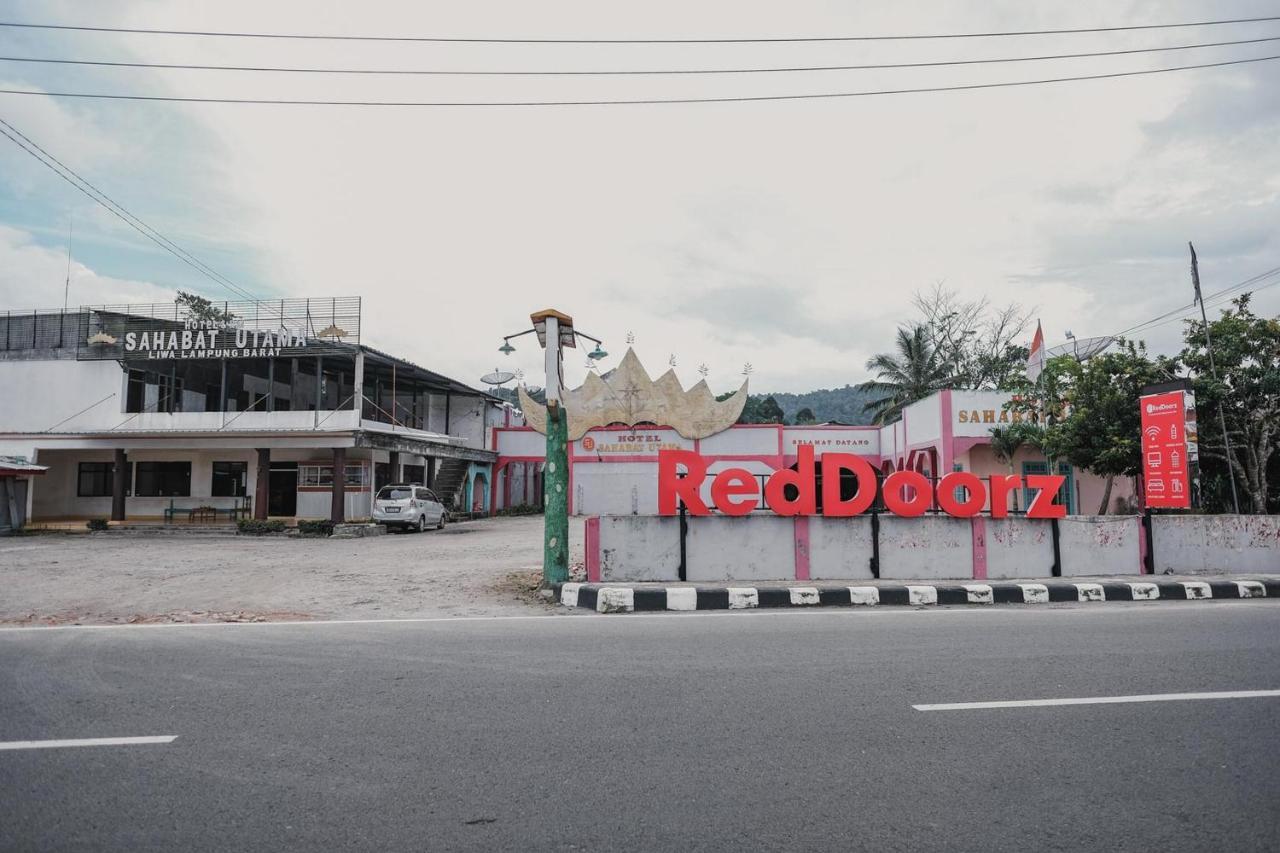 Reddoorz Syariah Near Kebun Raya Liwa Hotel Negarabatin Exterior photo