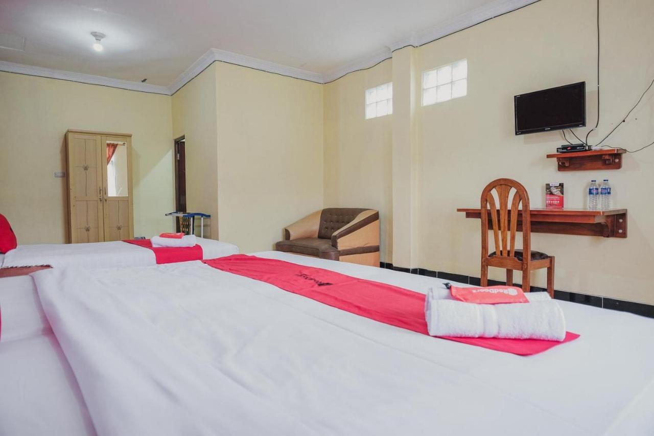 Reddoorz Syariah Near Kebun Raya Liwa Hotel Negarabatin Exterior photo