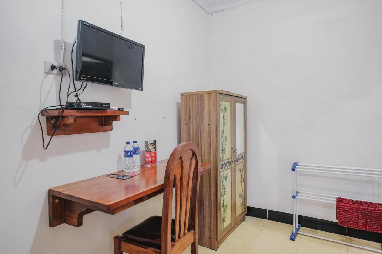 Reddoorz Syariah Near Kebun Raya Liwa Hotel Negarabatin Exterior photo